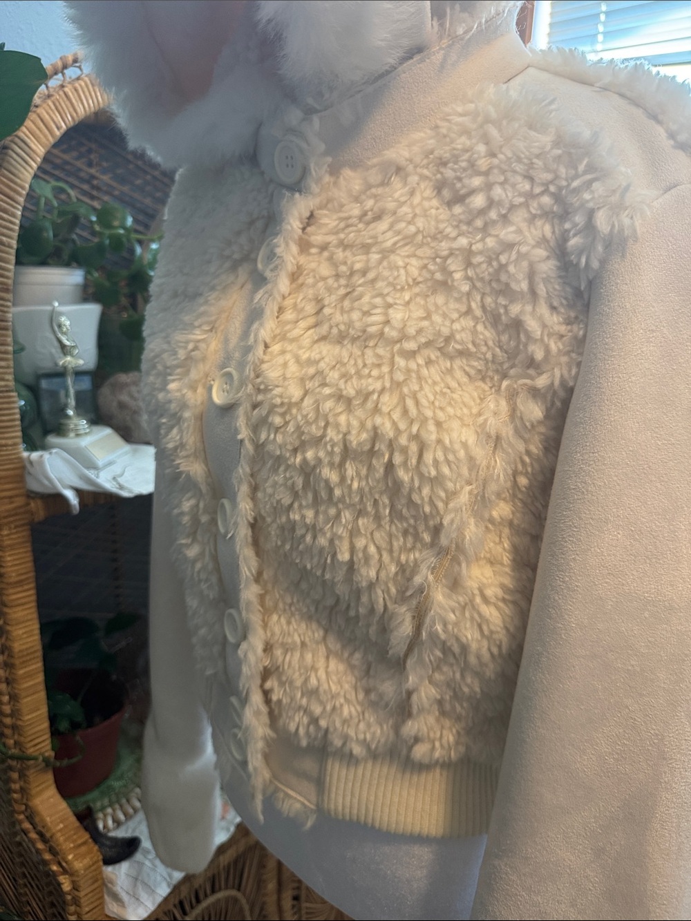 NWT bebe Spillout Sherpa Crop Jacket White Large Genuine Rabbit Fur Trim Hooded - Picture 3 of 12